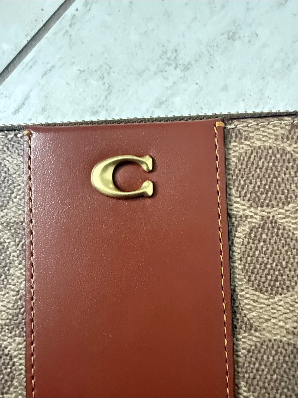 Coach Brown Signature Canvas Zip Wallet with tan caramel Leather Accent ..new
